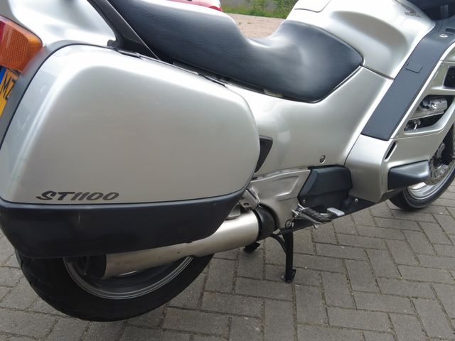 honda - st-1100-pan-european