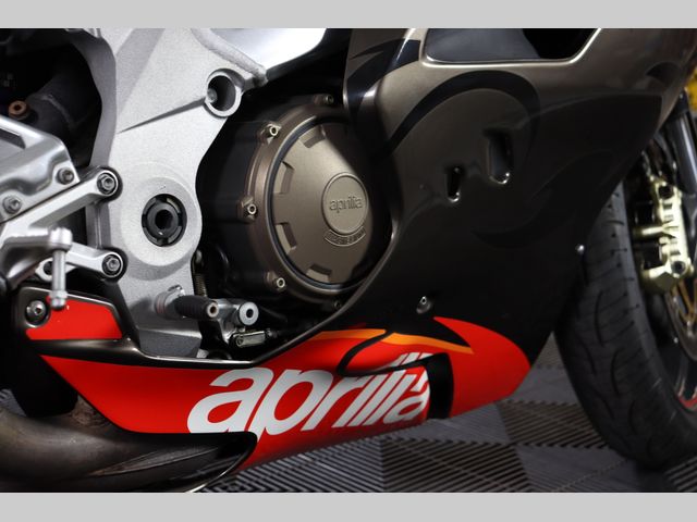 aprilia - rsv-1000-r