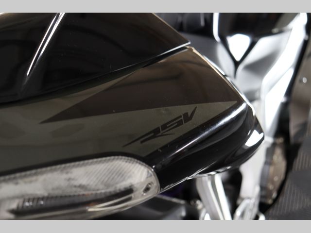 aprilia - rsv-1000-r
