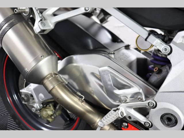aprilia - rsv-1000-r