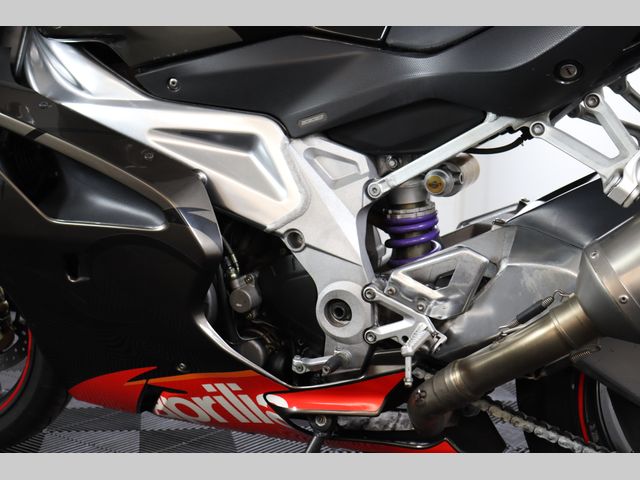 aprilia - rsv-1000-r