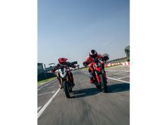 Ducati Hypermotard V2 SP 2026 nieuw – foto 2 van 4