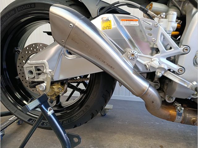 aprilia - tuono-v4
