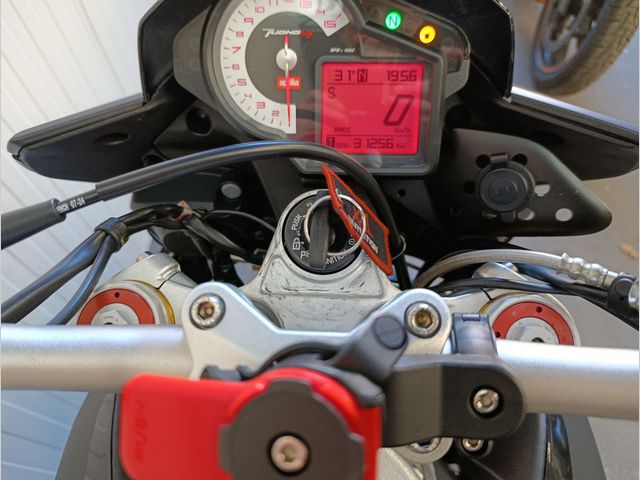 aprilia - tuono-v4