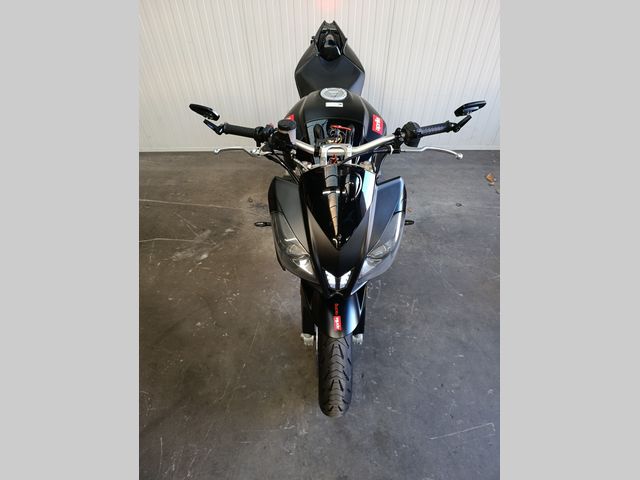 aprilia - tuono-v4