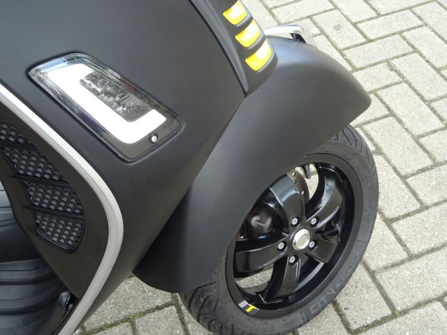 vespa - gts-super-tech-300