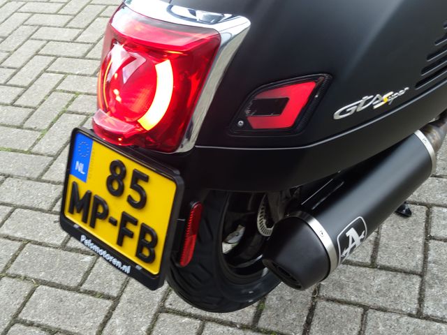 vespa - gts-super-tech-300