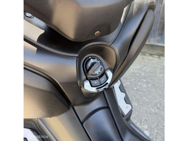 yamaha - x-max-300-abs