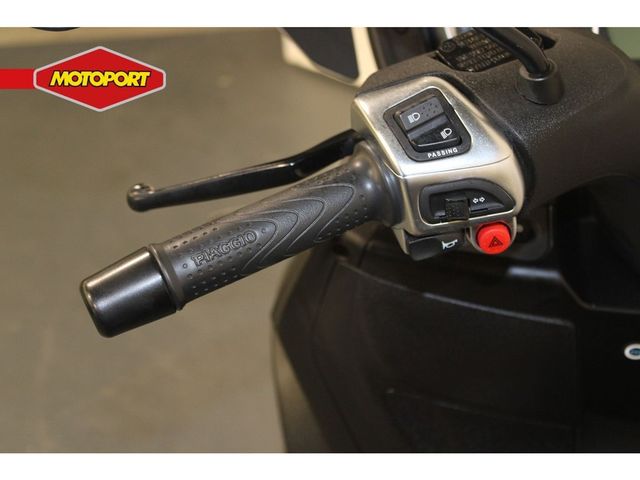 piaggio - mp3-300-lt-sport