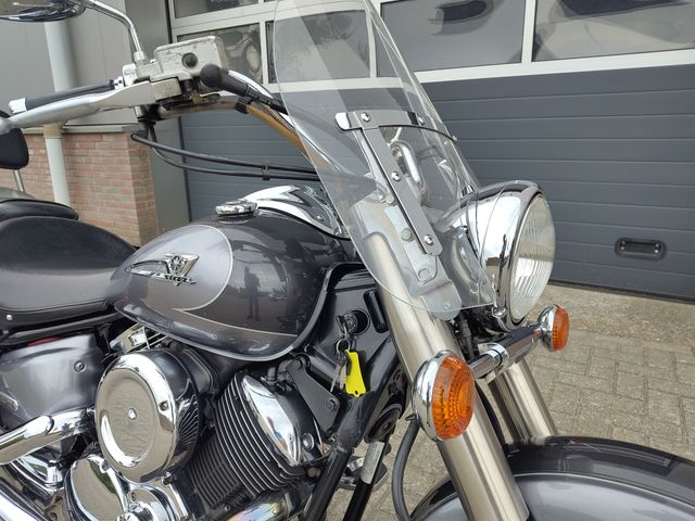 yamaha - xvs-1100-a-dragstar-classic