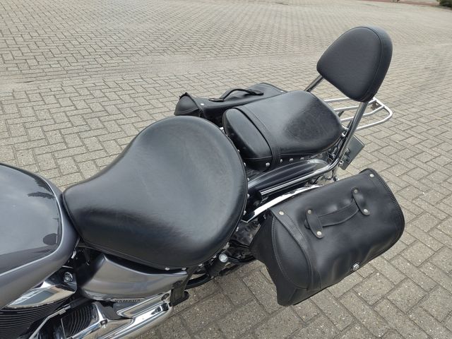 yamaha - xvs-1100-a-dragstar-classic