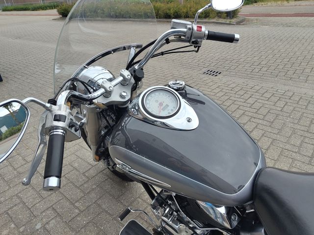 yamaha - xvs-1100-a-dragstar-classic