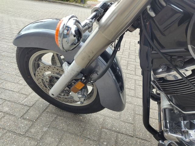 yamaha - xvs-1100-a-dragstar-classic