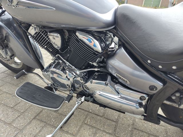 yamaha - xvs-1100-a-dragstar-classic