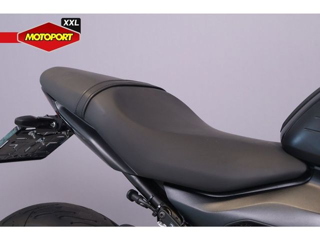 triumph - trident-660