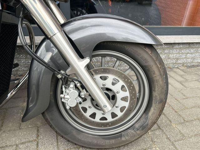 suzuki - intruder-c-800-classic