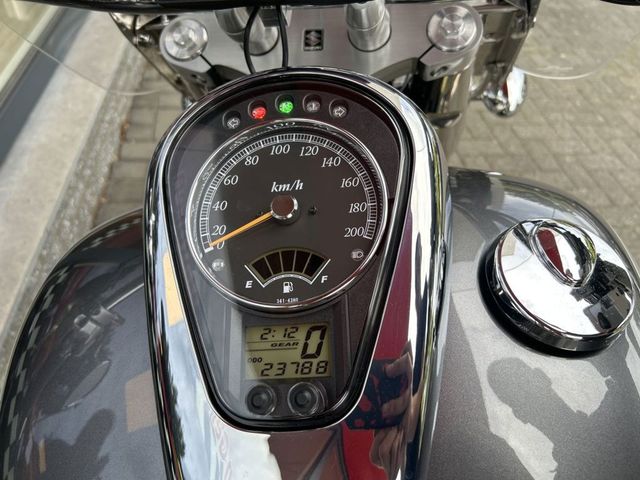 suzuki - intruder-c-800-classic