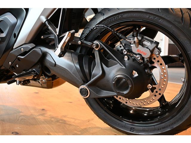 bmw - r-1300-r