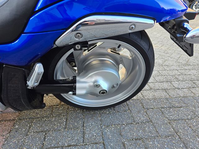 suzuki - m-1800-r-intruder