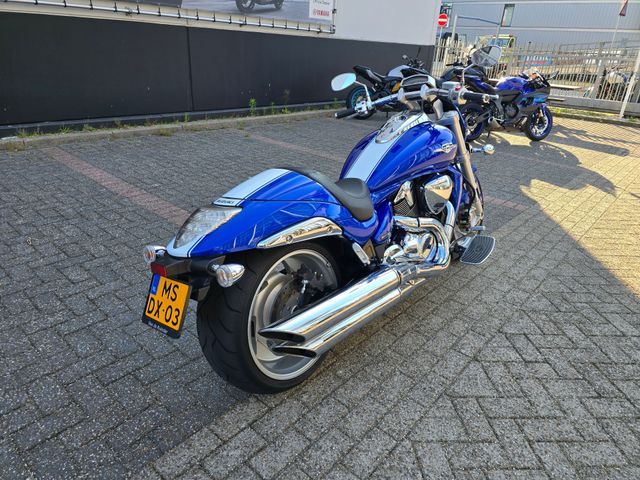 suzuki - m-1800-r-intruder