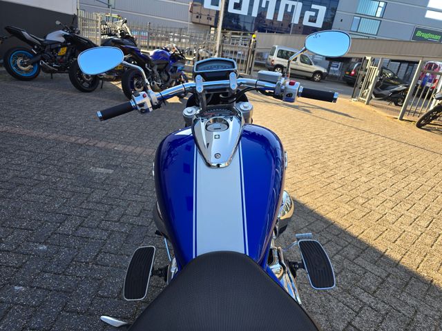 suzuki - m-1800-r-intruder