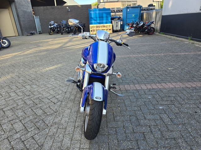 suzuki - m-1800-r-intruder