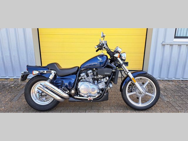 honda - vf-700-c-magna