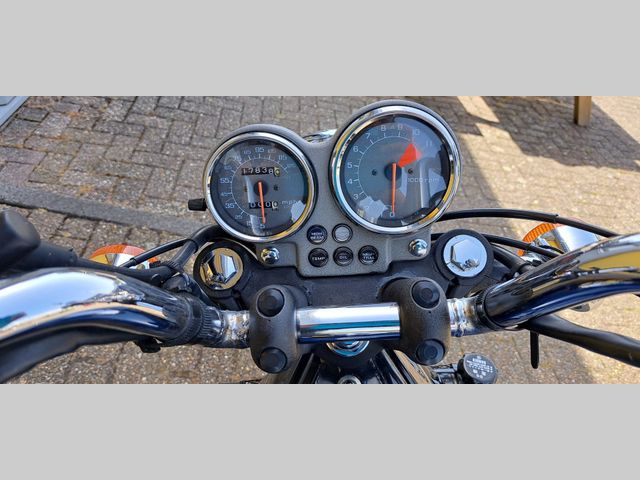 honda - vf-700-c-magna