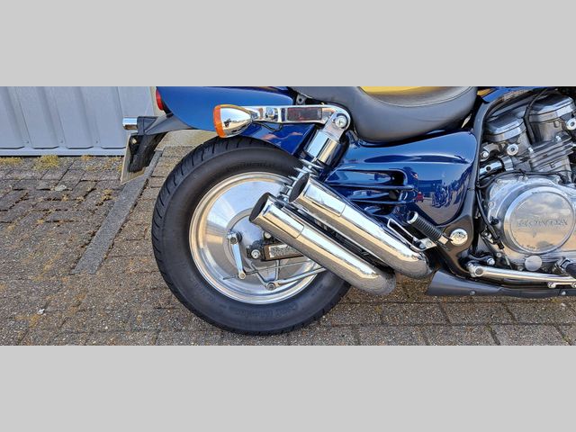 honda - vf-700-c-magna