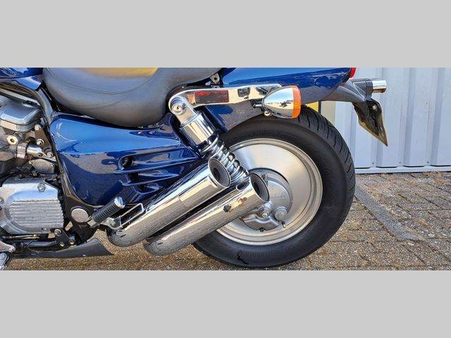 honda - vf-700-c-magna