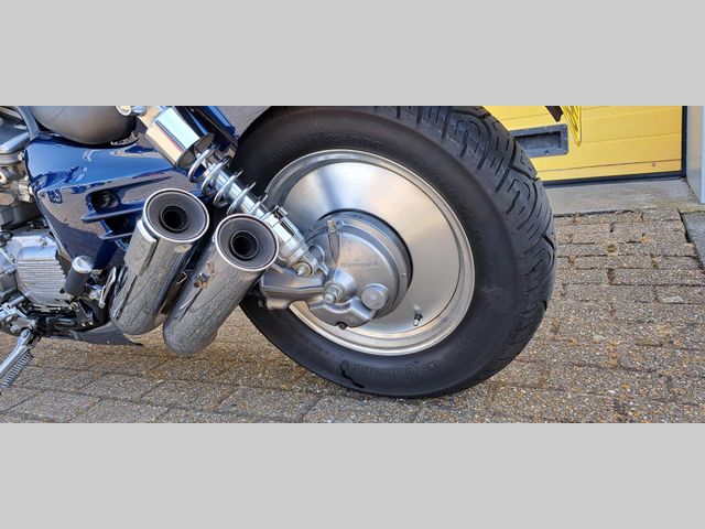 honda - vf-700-c-magna