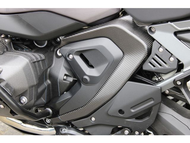 bmw - r-1300-gs-adventure