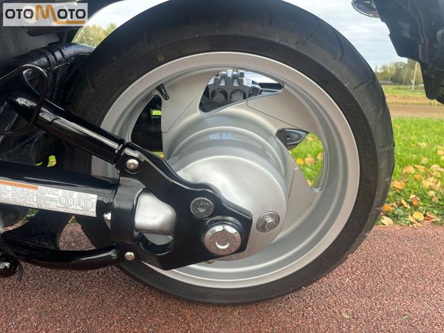 suzuki - m-1500-intruder