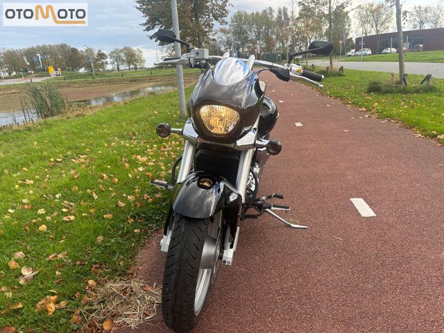 suzuki - m-1500-intruder