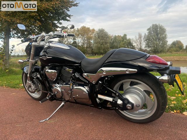 suzuki - m-1500-intruder