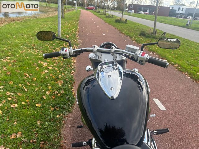 suzuki - m-1500-intruder