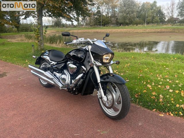 suzuki - m-1500-intruder