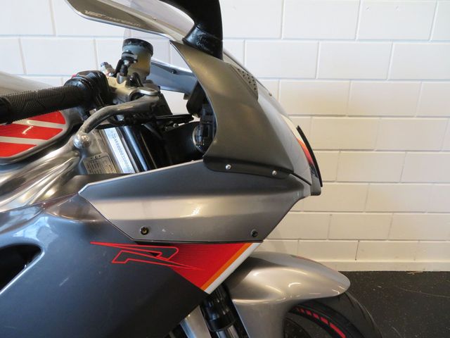 aprilia - rsv-1000-r-factory