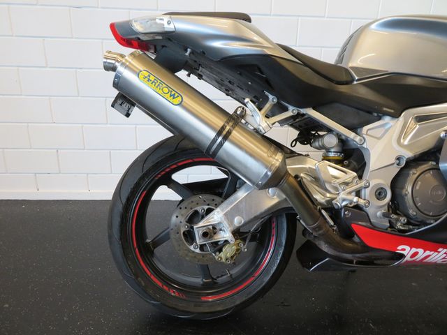 aprilia - rsv-1000-r-factory