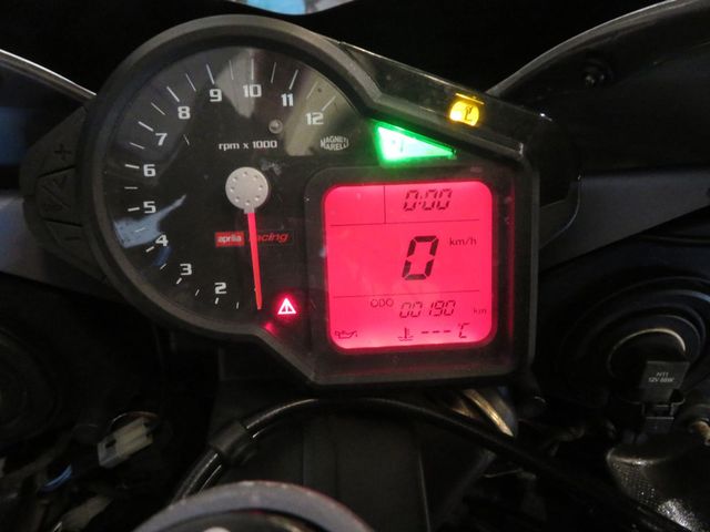 aprilia - rsv-1000-r-factory