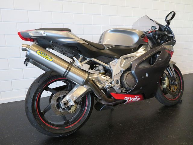 aprilia - rsv-1000-r-factory