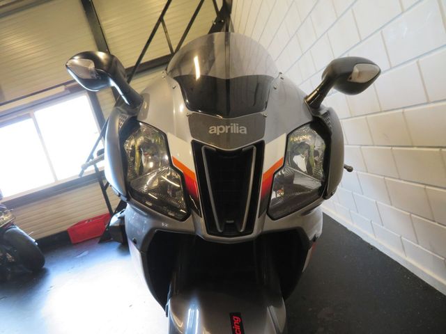 aprilia - rsv-1000-r-factory