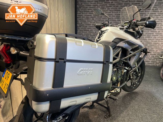 triumph - tiger-800-xrx