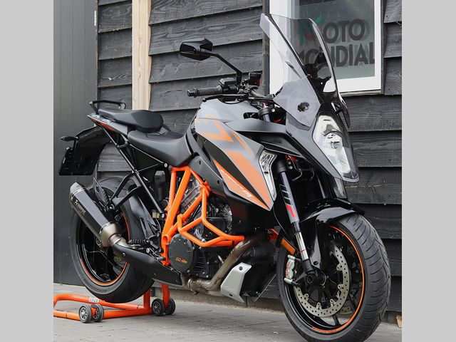 ktm - 1290-super-duke-gt