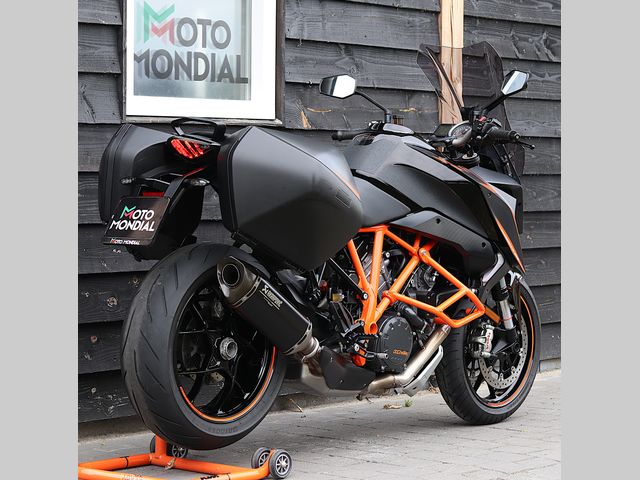 ktm - 1290-super-duke-gt