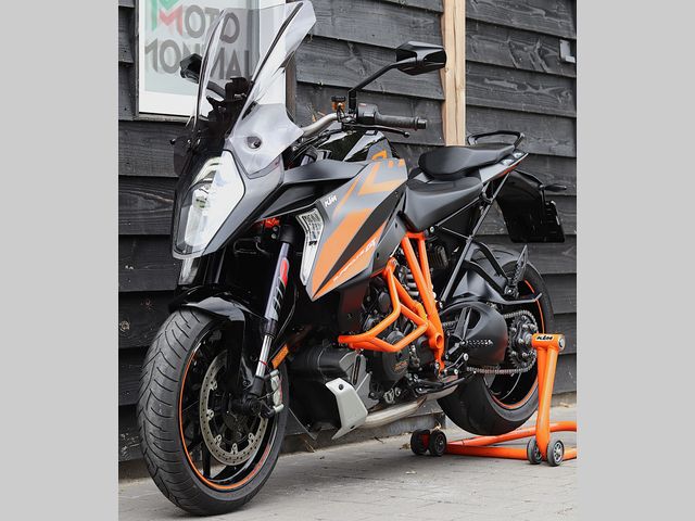 ktm - 1290-super-duke-gt