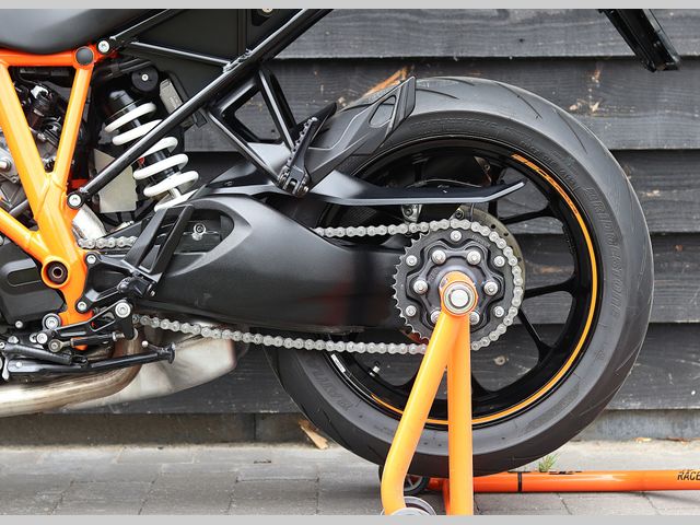 ktm - 1290-super-duke-gt