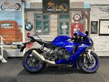 YAMAHA YZF 1000 R