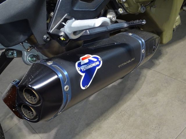 ducati - streetfighter-v4