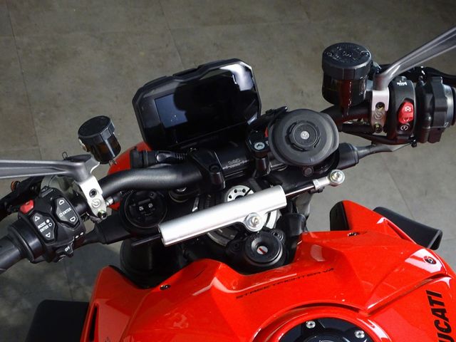 ducati - streetfighter-v4